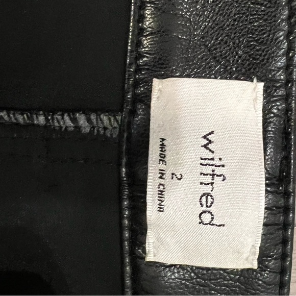 Aritzia Wilfred Melina vegan leather Pant. - Picture 3 of 3